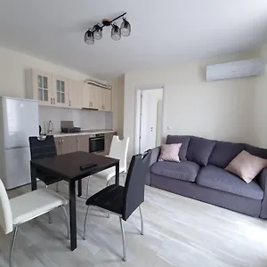 Appartement жилищна сграда орех, Varna
